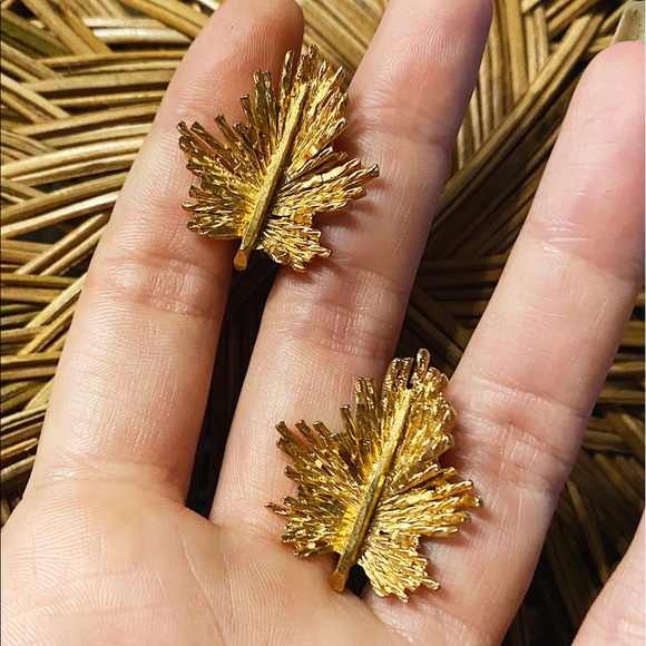 Vintage Jewelry - Vintage Mid Century Fall Leaf Earrings
